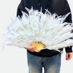 eventail plume blanc